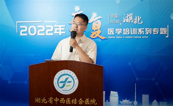 男人的照片上寫著字

描述已自動(dòng)生成